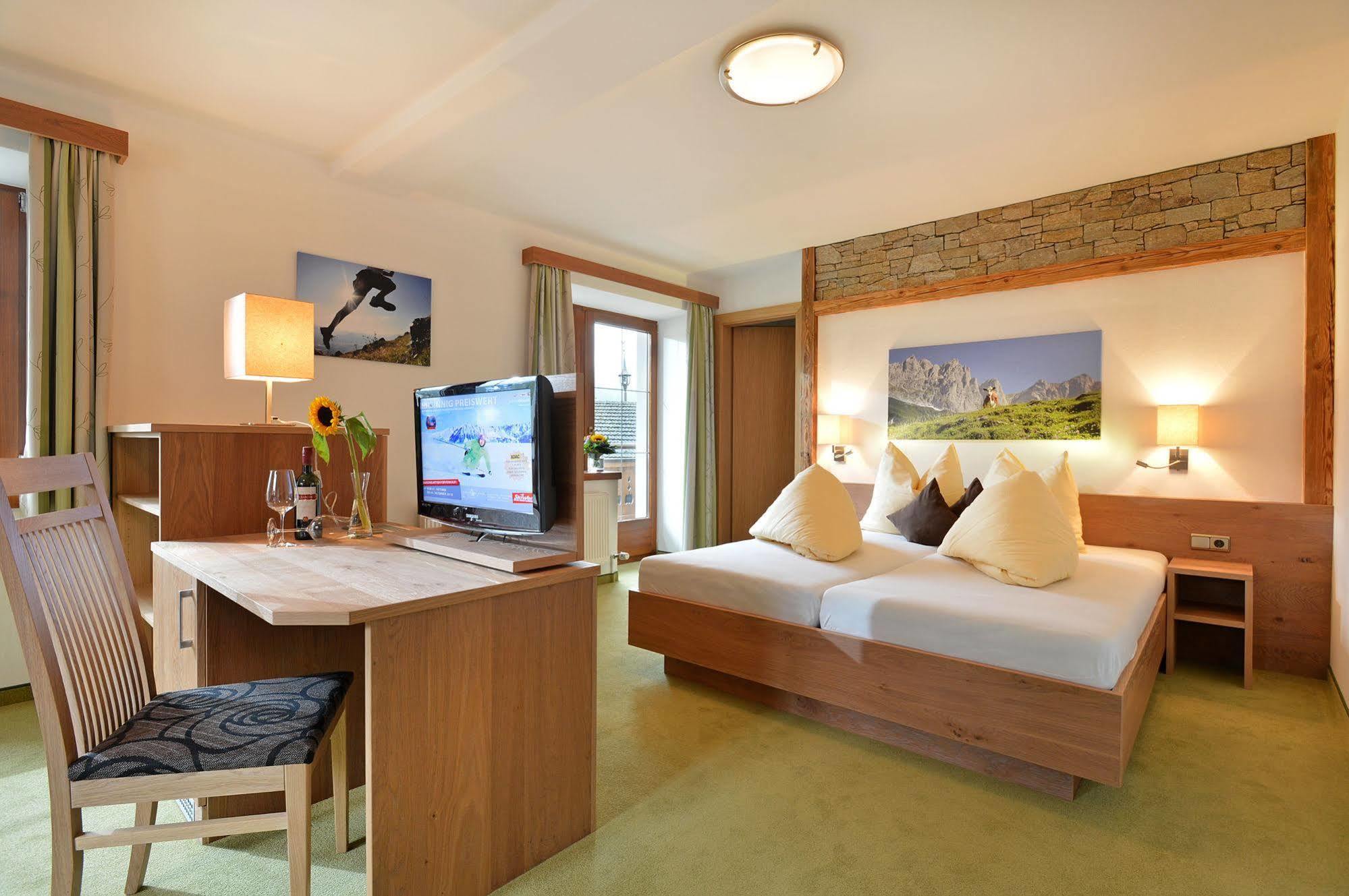 Hotel Reitlwirt Brixen im Thale Ngoại thất bức ảnh