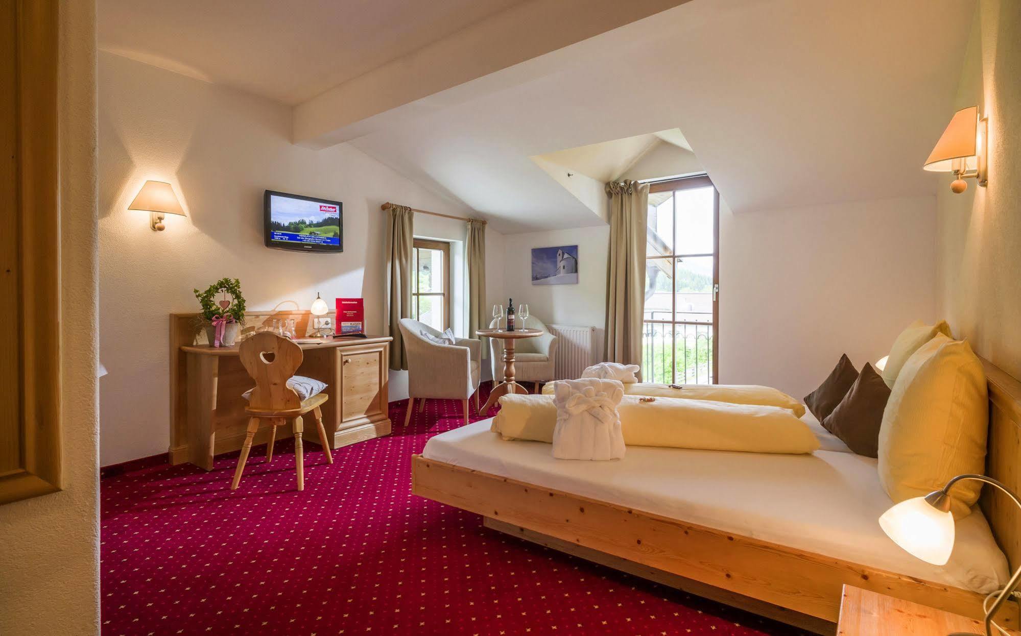 Hotel Reitlwirt Brixen im Thale Ngoại thất bức ảnh