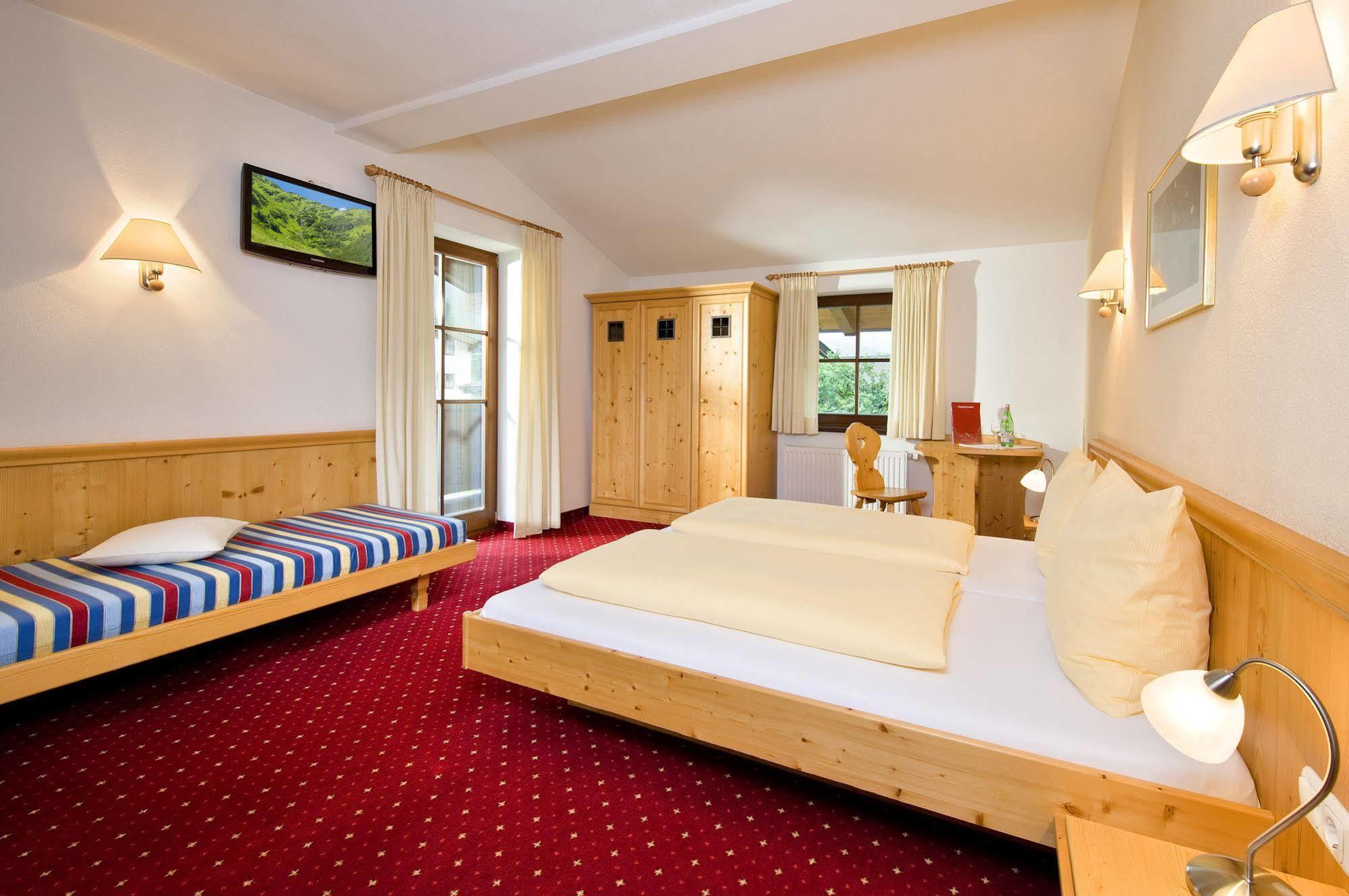 Hotel Reitlwirt Brixen im Thale Phòng bức ảnh