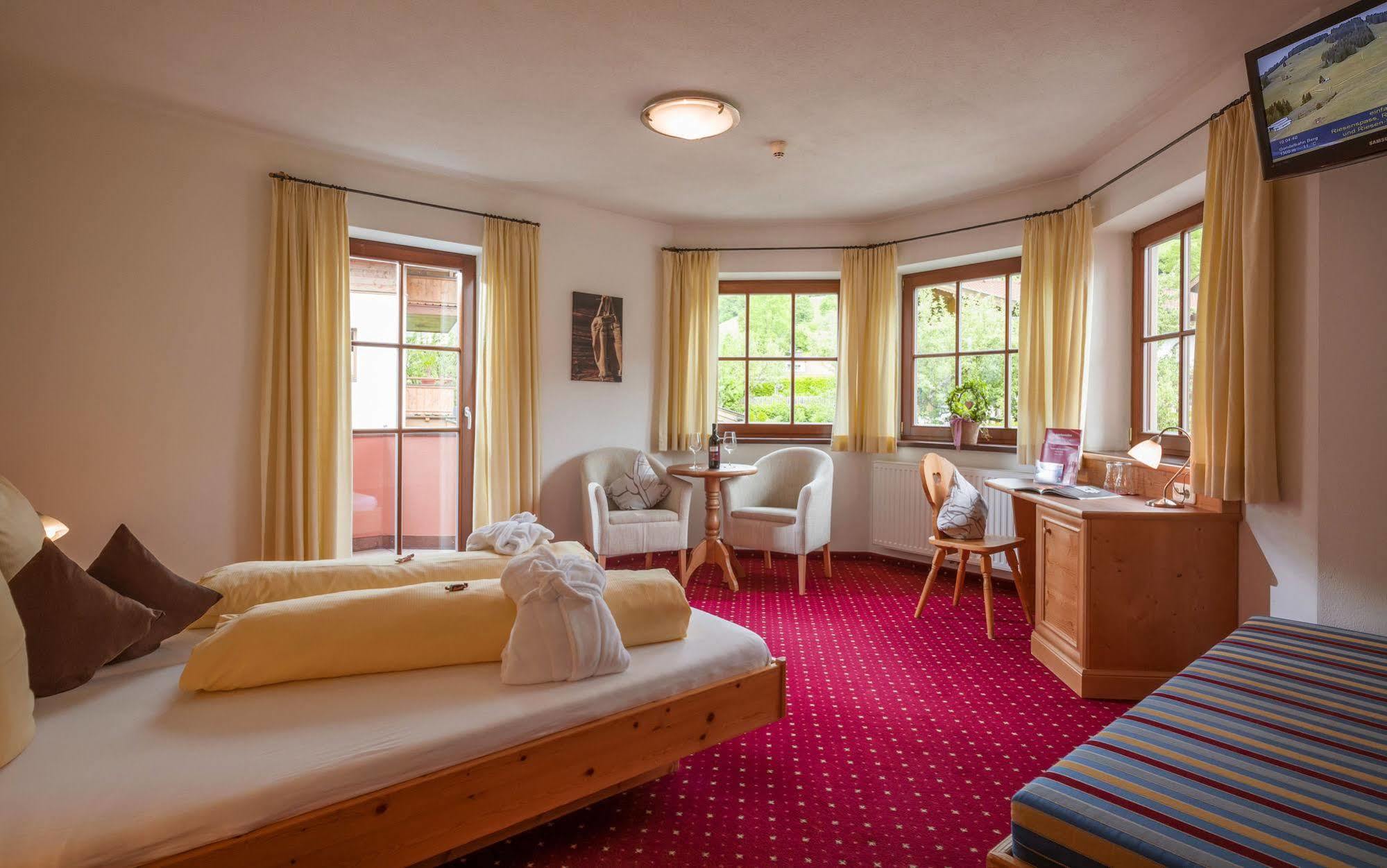 Hotel Reitlwirt Brixen im Thale Ngoại thất bức ảnh